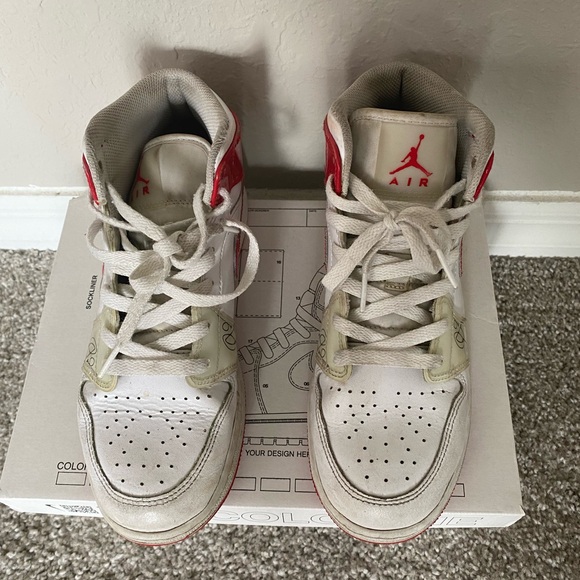 Air Jordan red & white size 6 youth - Picture 4 of 5